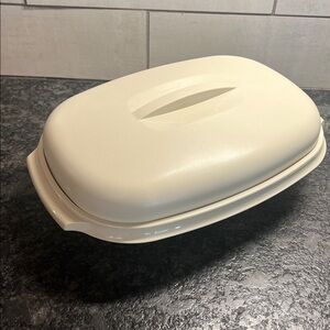 Vintage retro ivory Tupperware microwave steamer basket with lid. Like new!!!